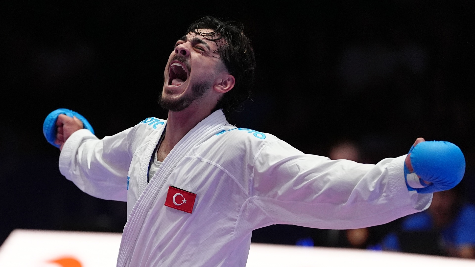 Yurur claims senior gold
